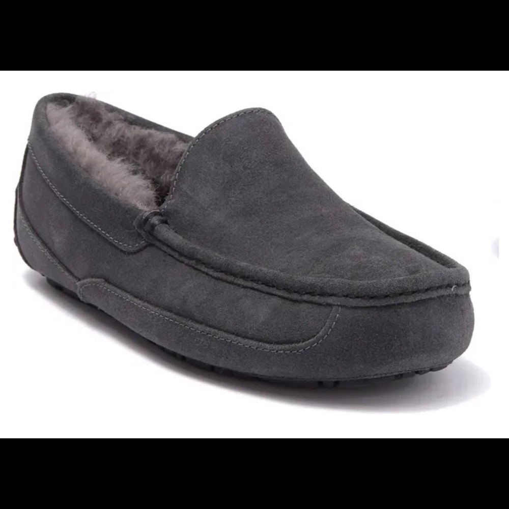 UGG Ascot slippers